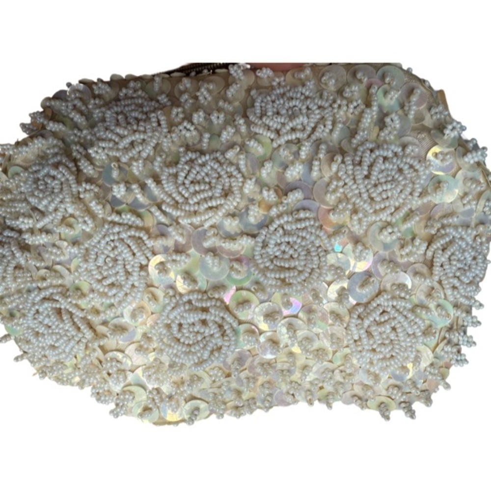 Vintage Elegant Cream Beaded and Sequined Evening Bag made in Hong Kong - Picture 8 of 8